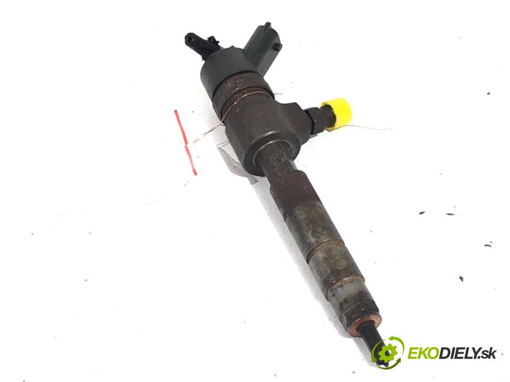 OPEL VECTRA C sedan 2005 88 kW 1.9 CDTI (F69) 1910 vstrekovač 0445110165 (Vstrekovač paliva)