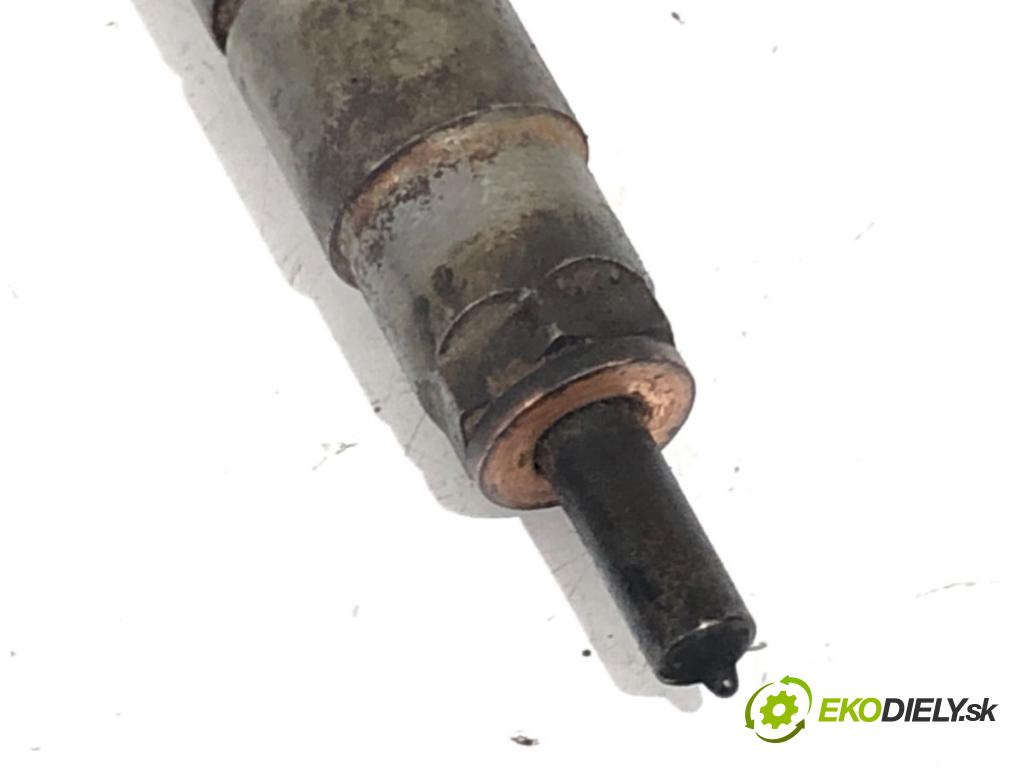 OPEL VECTRA C sedan 2005 88 kW 1.9 CDTI (F69) 1910 vstrekovač 0445110165 (Vstrekovač paliva)