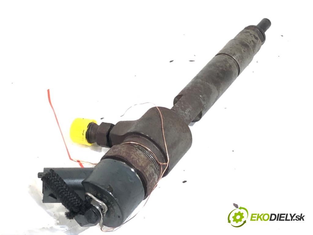 OPEL VECTRA C sedan 2005 88 kW 1.9 CDTI (F69) 1910 vstrekovač 0445110165 (Vstrekovač paliva)