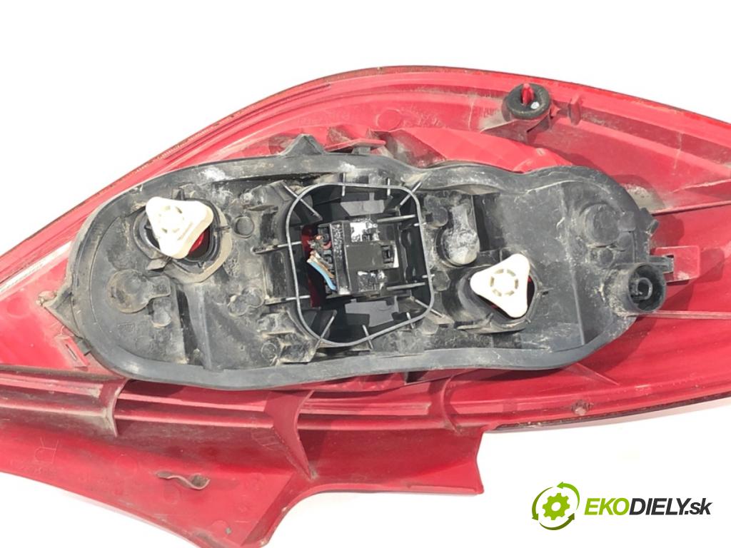 OPEL CORSA D liftback 2007 55 kW 1.3 CDTI (L08, L68) 1248 světlo pravý zadní část 13186351