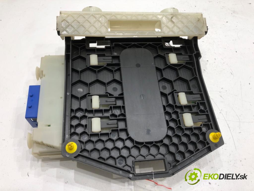 FORD MONDEO MK4 Kombi 2010 81 kW 1.6 Ti 1596 modul BSI 7G9T-14A073-EF (Pojistková skříňka)