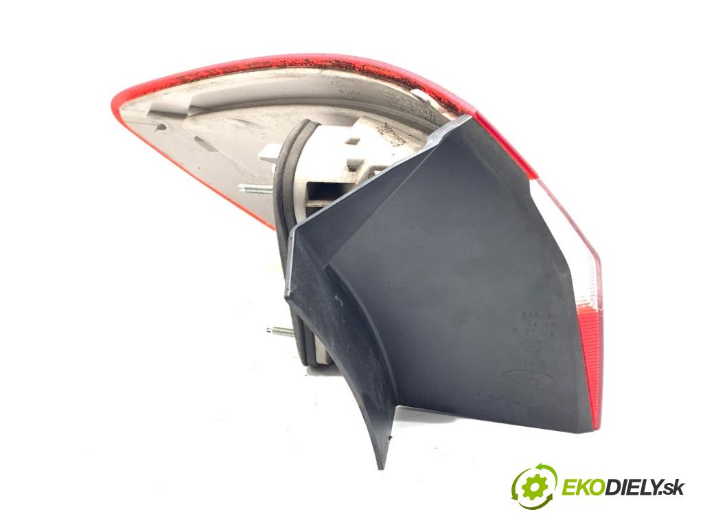 FORD MONDEO MK4 Kombi 2010 81 kW 1.6 Ti 1596 Svetlo pravy zad