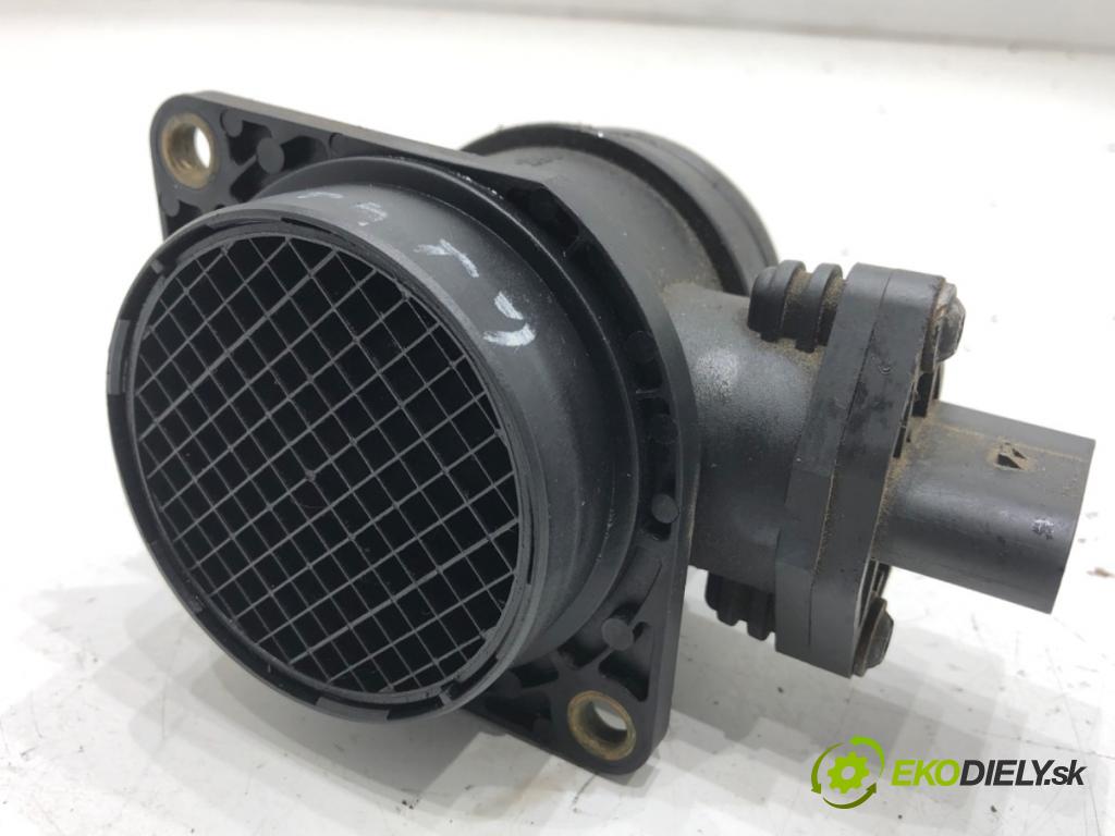 VW GOLF IV liftback 2000 66 kW 1.9 TDI 1896 váha vzduchu 06A906461 (Snímač hmotnosti vzduchu)