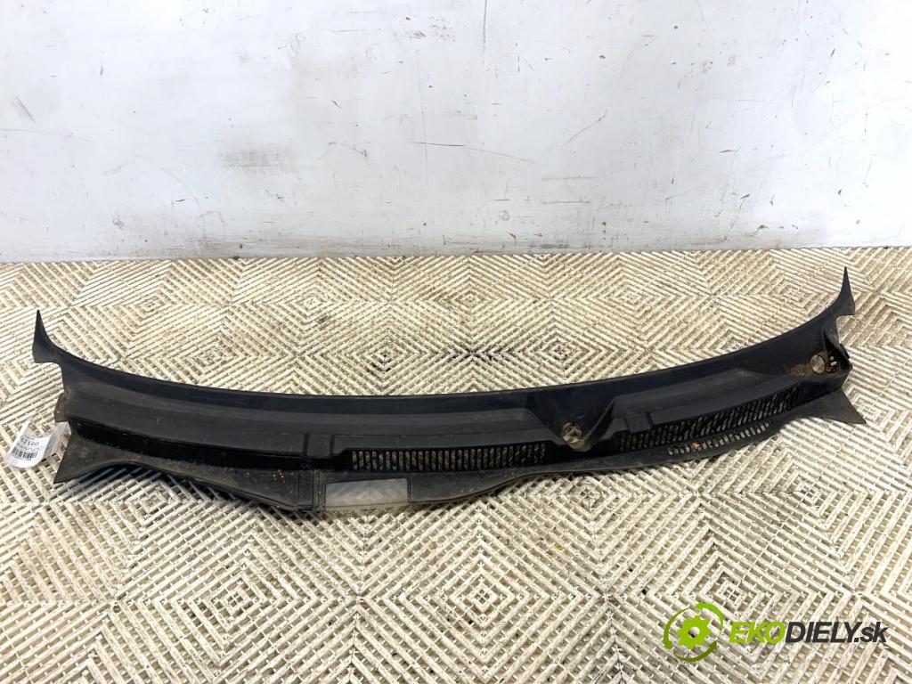 VW GOLF IV liftback 2000 66 kW 1.9 TDI 1896 Torpédo, plast pod čelné okno 1J1819415 (Torpédo (plast pod čelným sklom))