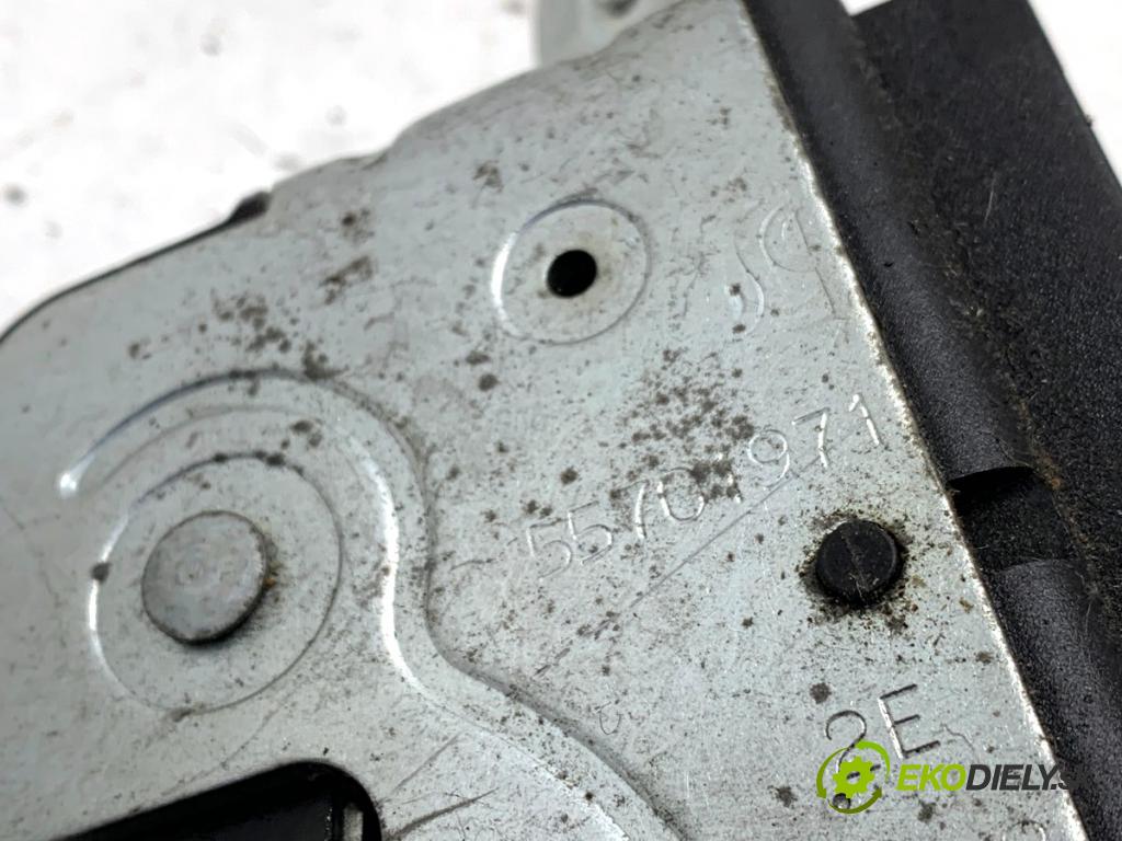 FIAT GRANDE PUNTO liftback 2007 55 kW 1.3 D Multijet 1248 zámok dveří zadní část 55701971