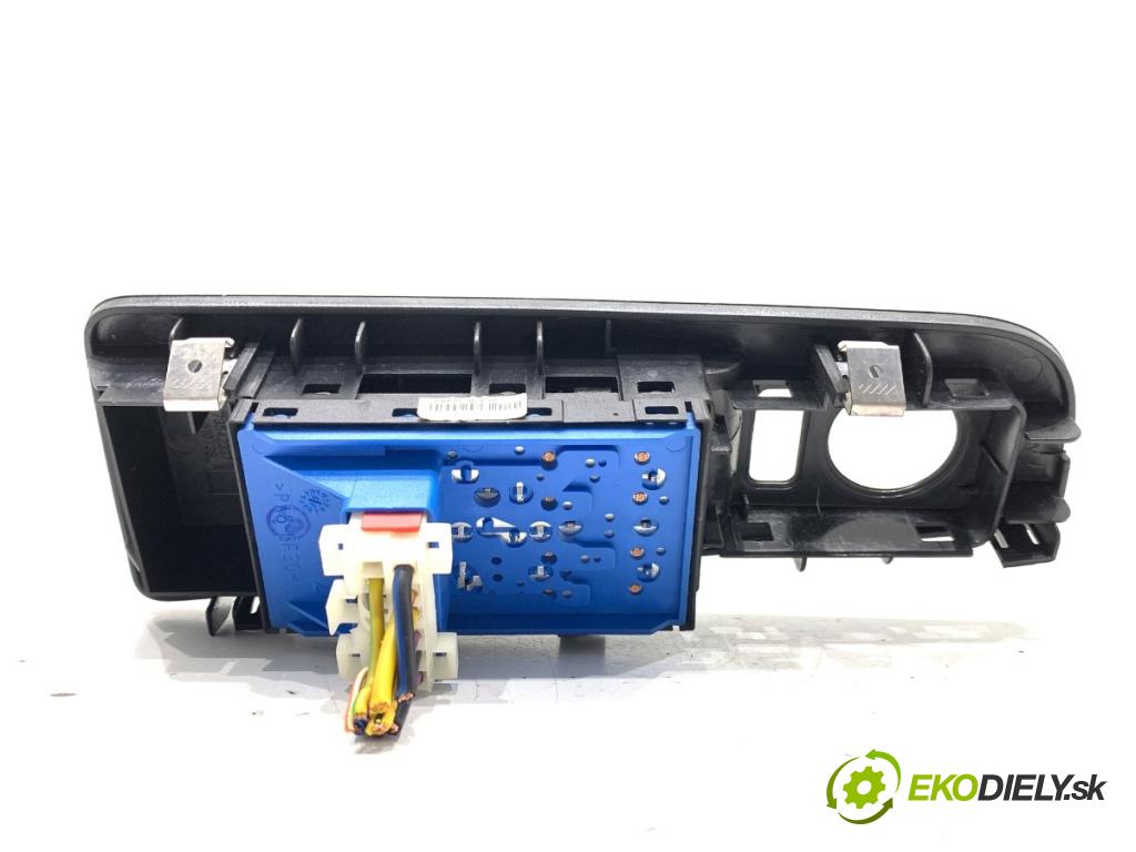 FIAT GRANDE PUNTO liftback 2007 55 kW 1.3 D Multijet 1248 Prepínač okien  (Prepínacie páčky pod volantom)