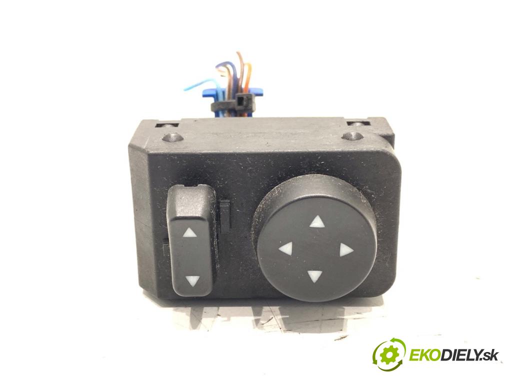 FIAT GRANDE PUNTO liftback 2007 55 kW 1.3 D Multijet 1248 Prepínač nastavenia spätných zrkadiel  (Prepínacie páčky pod volantom)