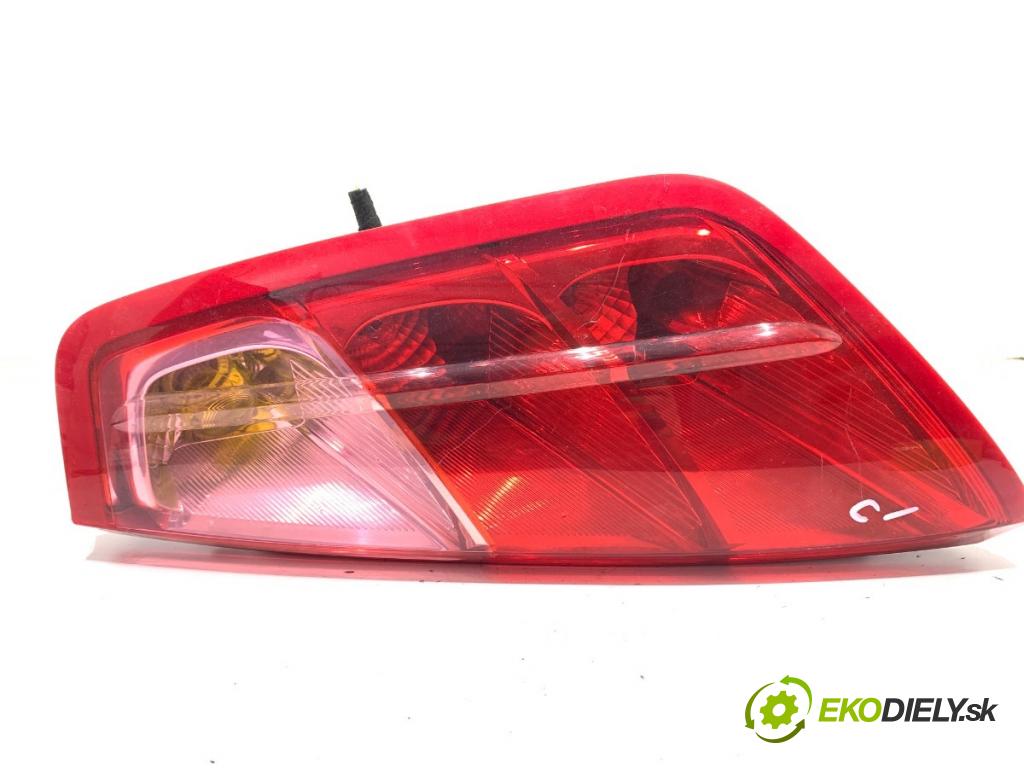 FIAT GRANDE PUNTO liftback 2007 55 kW 1.3 D Multijet 1248 světlo pravý zadní část 51701590