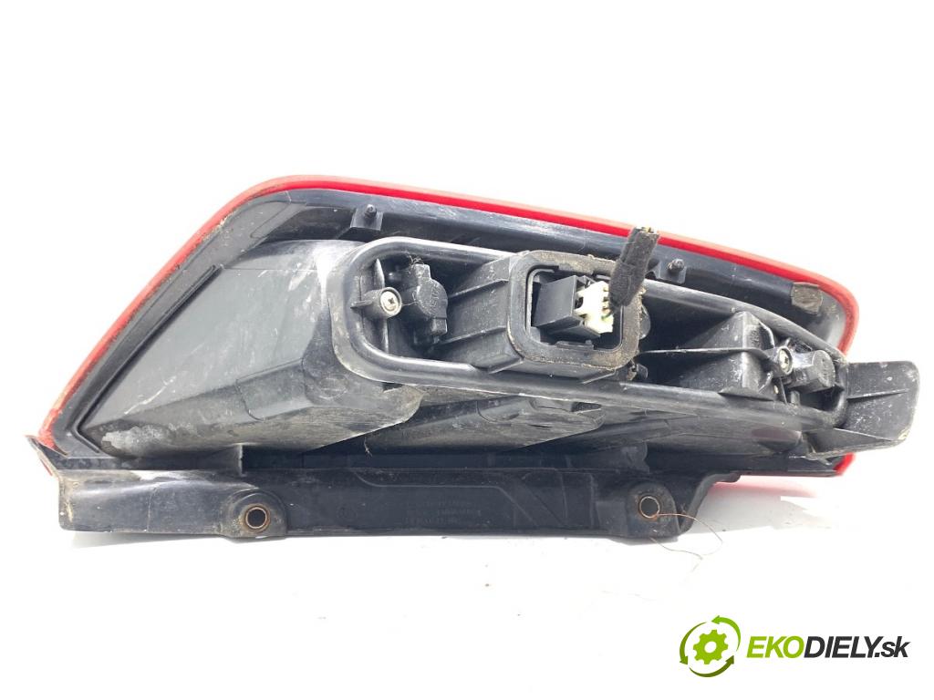 FIAT GRANDE PUNTO liftback 2007 55 kW 1.3 D Multijet 1248 světlo pravý zadní část 51701590