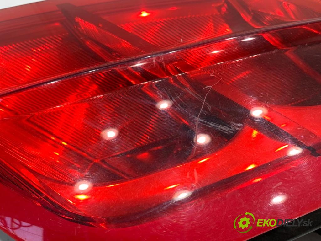 FIAT GRANDE PUNTO liftback 2007 55 kW 1.3 D Multijet 1248 světlo pravý zadní část 51701590