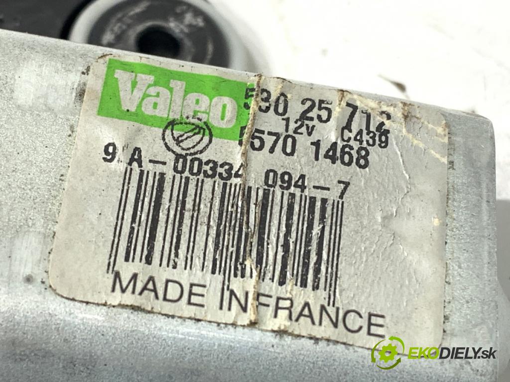 FIAT GRANDE PUNTO liftback 2007 55 kW 1.3 D Multijet 1248 motor stěračů zadní část 53025712
