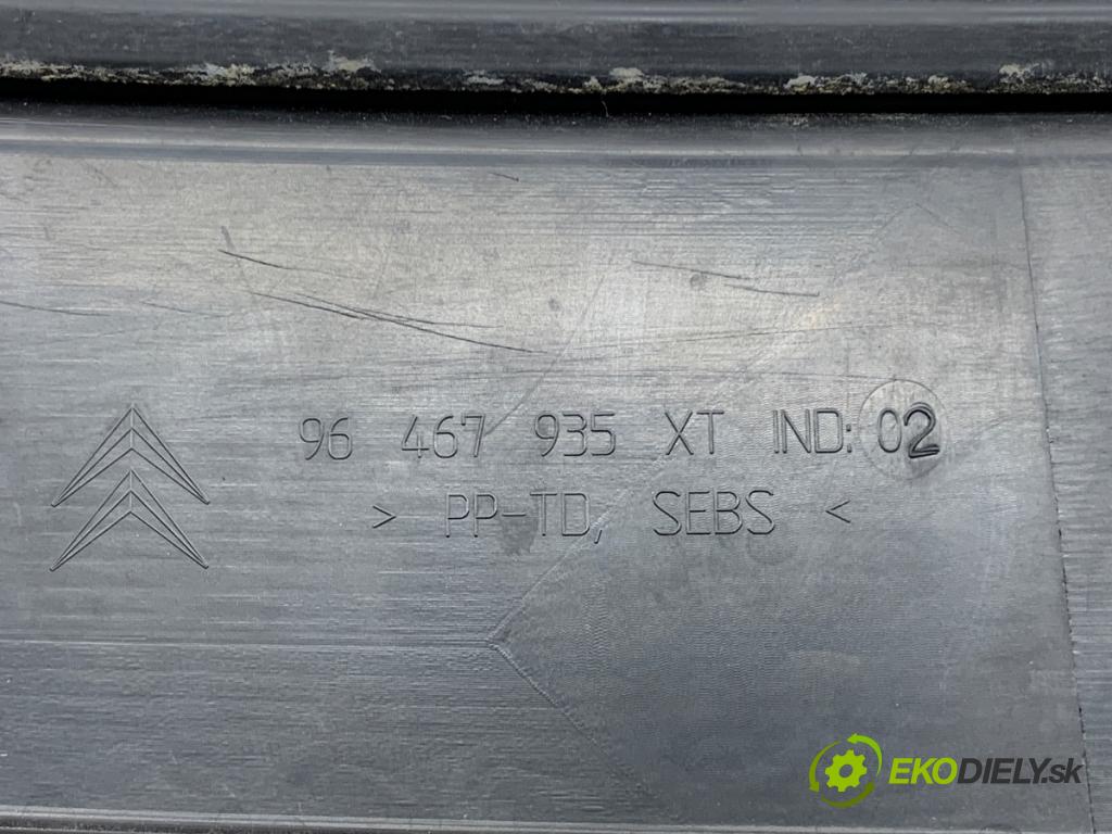 CITROEN C4 I liftback 2005 66 kW 1.6 HDi 1560 Torpédo, plast pod čelné okno  (Torpédo (plast pod čelným sklom))