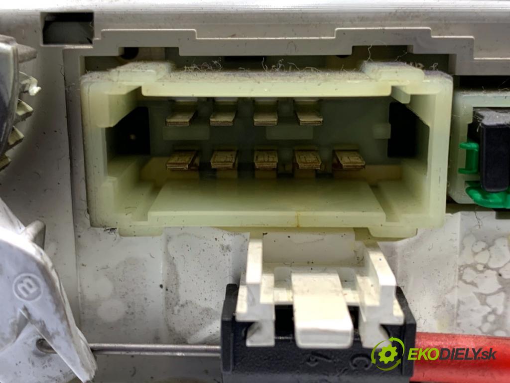 CITROEN C4 I liftback 2005 66 kW 1.6 HDi 1560 Panel ovládania kúrenia B9642 (Prepínacie páčky pod volantom)