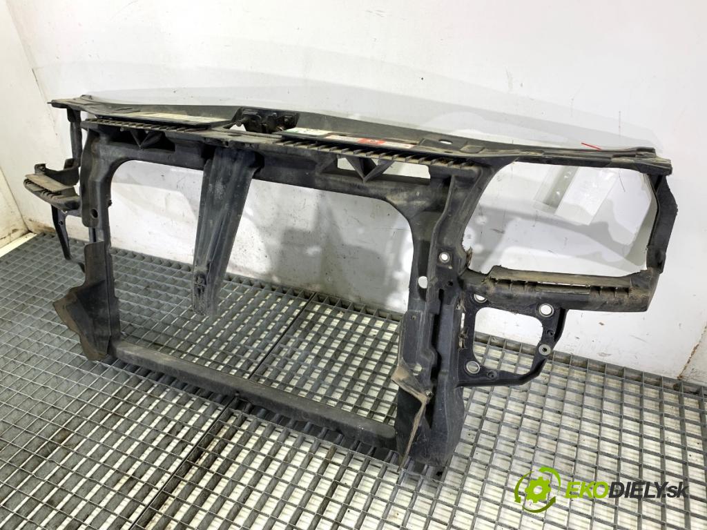 AUDI A3 8L liftback 2000 74 kW 1.6 1595 držák přední část  (Přední výztuha)