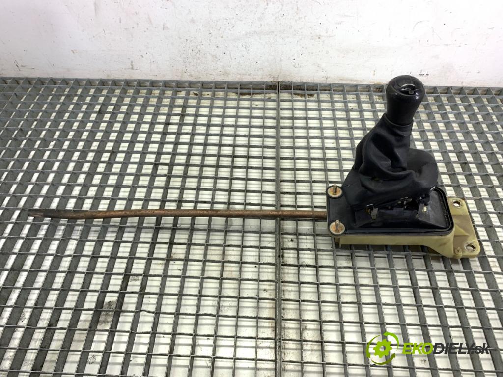 AUDI A3 8L liftback 2000 74 kW 1.6 1595 Kulisa 1J0711061A (Rýchlostná páka (kulisa))