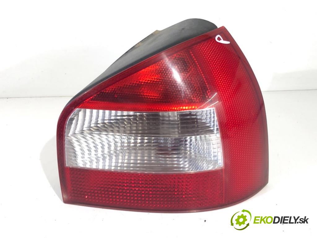 AUDI A3 8L liftback 2000 74 kW 1.6 1595 světlo pravý zadní část 
