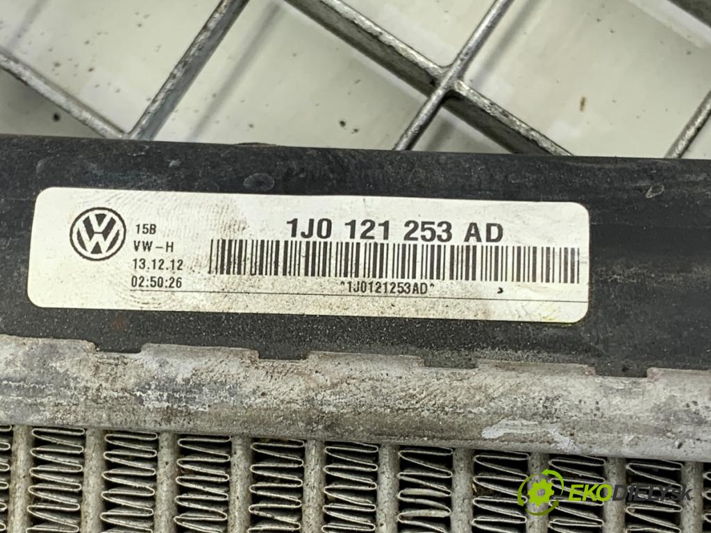 AUDI A3 8L liftback 2000 74 kW 1.6 1595 chladič vody 1J0121253AD (Vodní chladič)