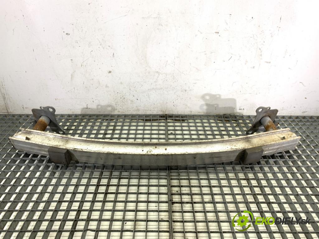 AUDI A3 8L liftback 2000 74 kW 1.6 1595 výztuha nárazníka přední část  (Přední výztuha)