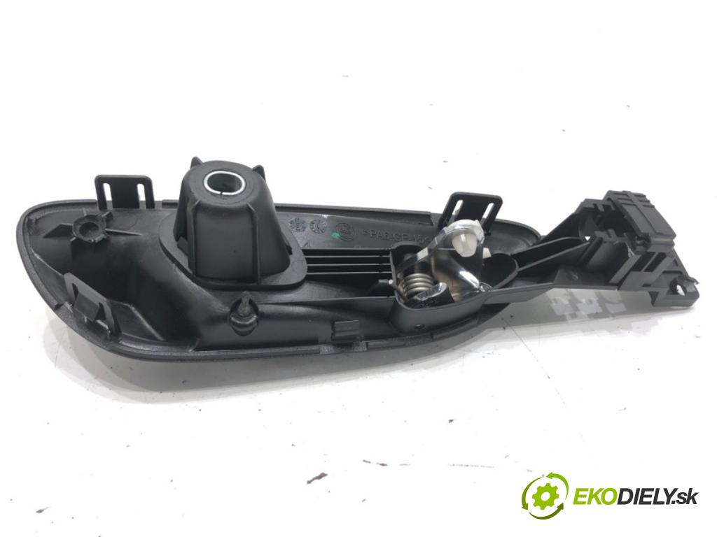FIAT BRAVO II liftback 2009 66 kW 1.4 (198AXA1B) 1368 klika vnitřní levý přední část