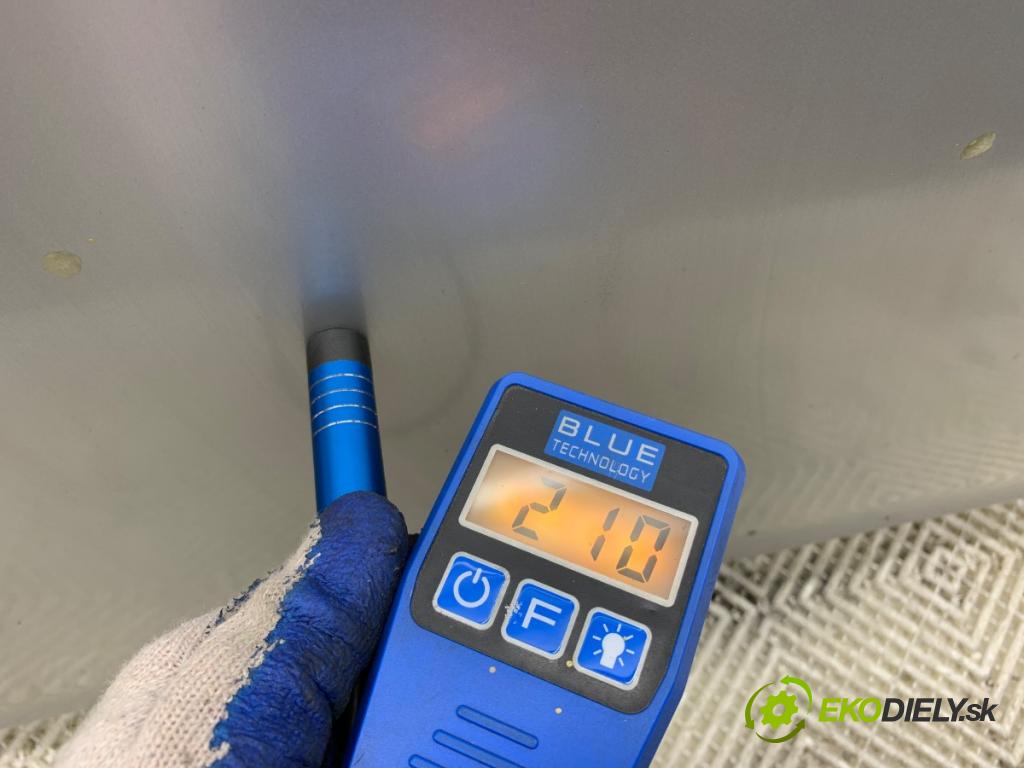 AUDI A3 8L liftback 2000 74 kW 1.6 1595 kapota (Kapota)