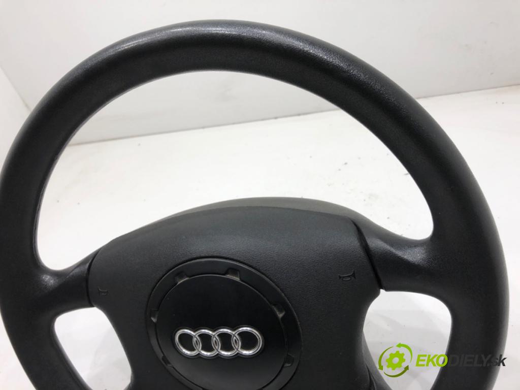 AUDI A3 8L liftback 2000 74 kW 1.6 1595 volant POLŠTÁŘ: