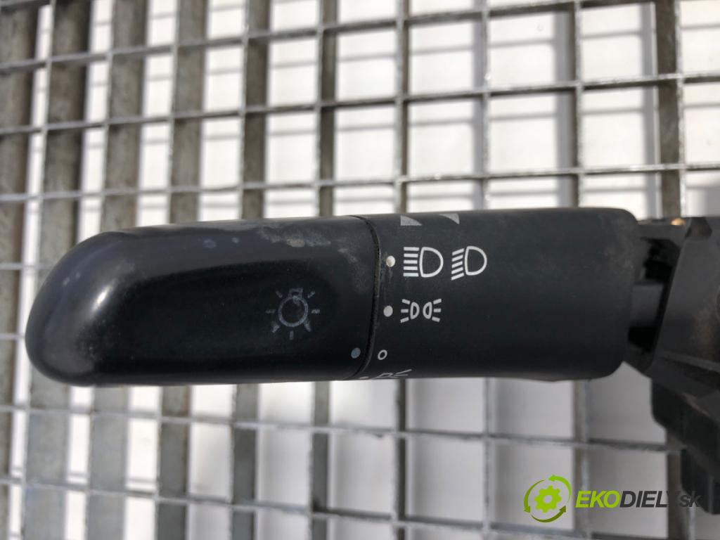 MERCEDES-BENZ W638 Autobus 1999 75 kW 110 CDI 2.2 (638.194) 2148 Prepínač kombinovaný  (Prepínacie páčky pod volantom)