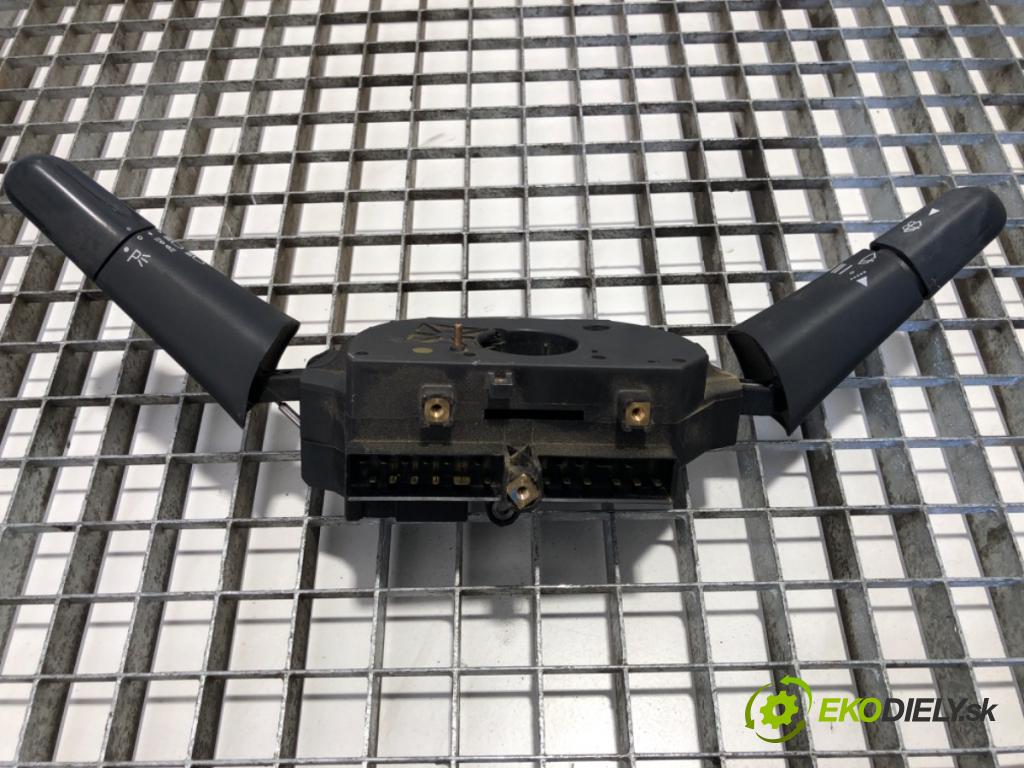 MERCEDES-BENZ W638 Autobus 1999 75 kW 110 CDI 2.2 (638.194) 2148 Prepínač kombinovaný  (Prepínacie páčky pod volantom)