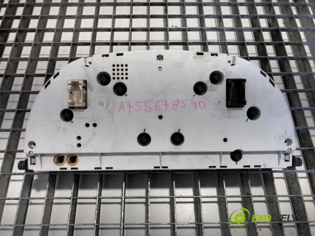 MERCEDES-BENZ W638 Autobus 1999 75 kW 110 CDI 2.2 (638.194) 2148 Prístrojovka A0004467521 (Prístrojová doska)