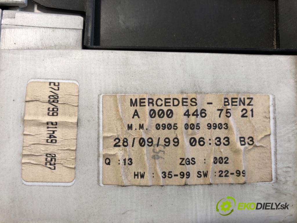MERCEDES-BENZ W638 Autobus 1999 75 kW 110 CDI 2.2 (638.194) 2148 Prístrojovka A0004467521 (Prístrojová doska)