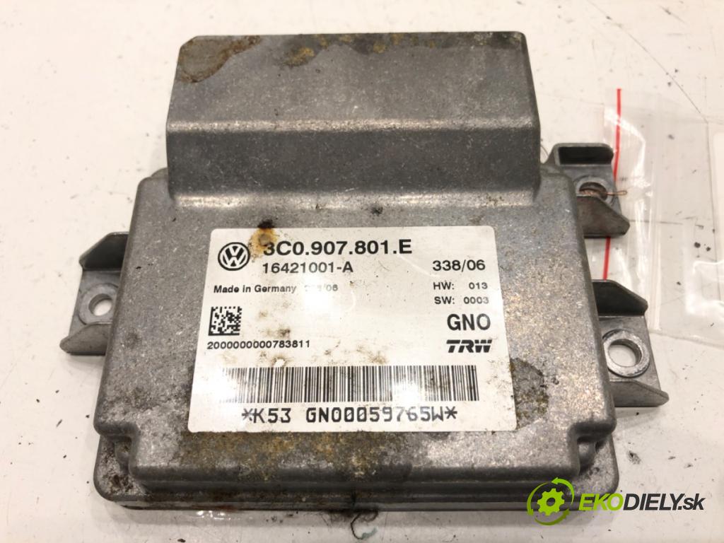 VW PASSAT B6 sedan 2006 103 kW 2.0 TDI 1968 modul brzdy ruční brzdy 3C0907801E