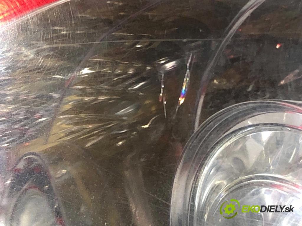 VW PASSAT B6 sedan 2006 103 kW 2.0 TDI 1968 světlo pravý zadní část 3C9945096C