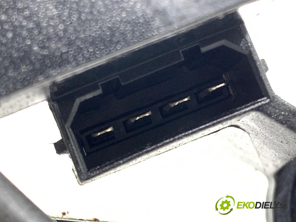VW GOLF IV liftback 2000 85 kW 1.9 TDI 1896 motor stěračů zadní část 0390201592
