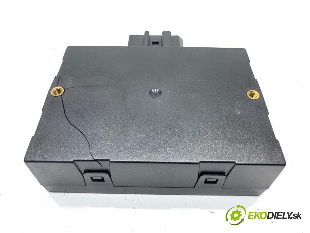 VW GOLF IV liftback 2000 85 kW 1.9 TDI 1896 modul komfortu 1J0959799H (Komfortní modul)
