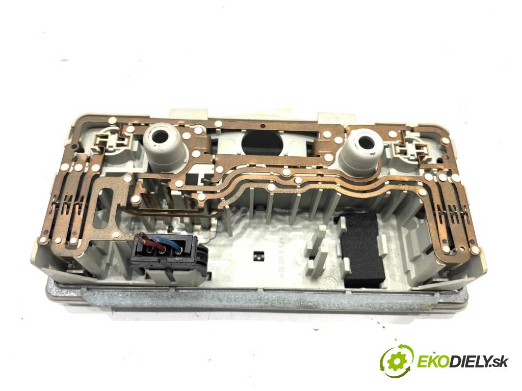 VW GOLF IV liftback 2000 85 kW 1.9 TDI 1896 světlo stropní 3B0947105C