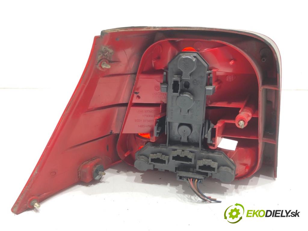 VW GOLF IV liftback 2000 85 kW 1.9 TDI 1896 světlo pravý zadní část