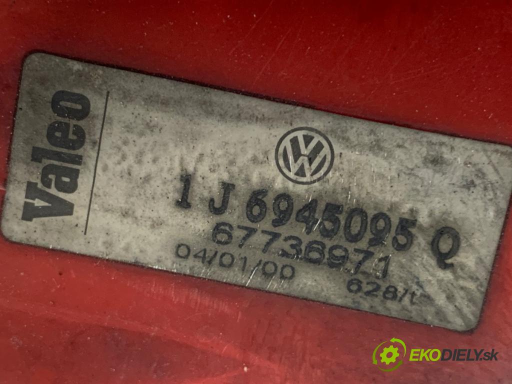 VW GOLF IV liftback 2000 85 kW 1.9 TDI 1896 světlo levý zadní část 1J6945095Q