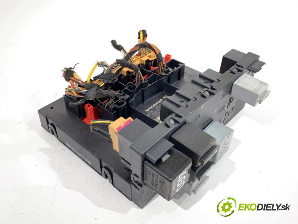 AUDI A3 8P liftback 2004 77 kW 1.9 TDI 1896 Modul komfortu 8P0907279A (Modul komfortu)