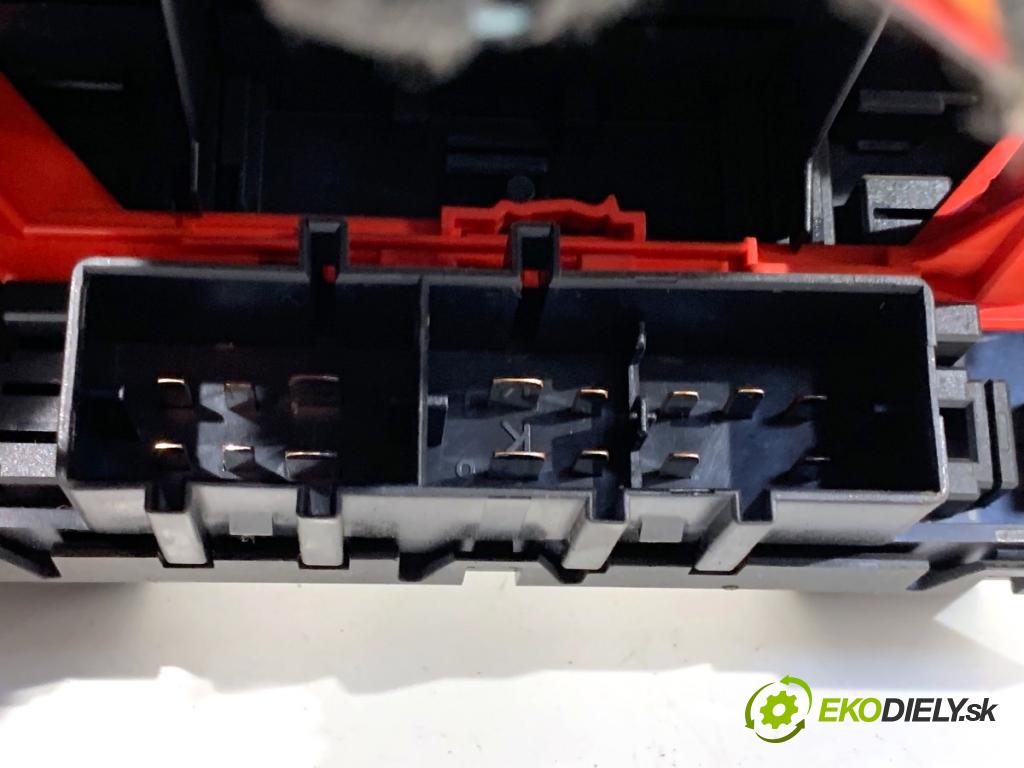 AUDI A3 8P liftback 2004 77 kW 1.9 TDI 1896 Modul komfortu 8P0907279A (Modul komfortu)