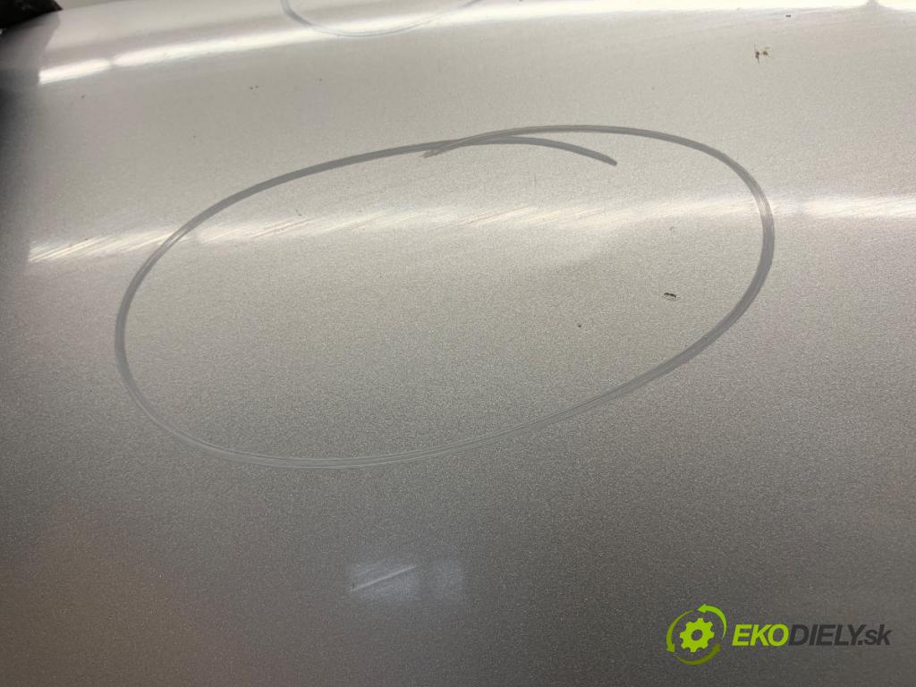 AUDI A3 8P liftback 2004 77 kW 1.9 TDI 1896 kapota  (Kapota)