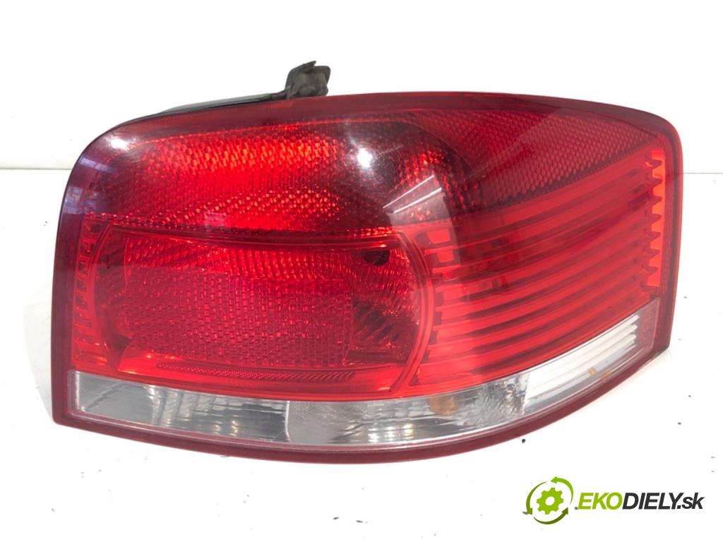 AUDI A3 8P liftback 2004 77 kW 1.9 TDI 1896 světlo pravý zadní část 8P0945096