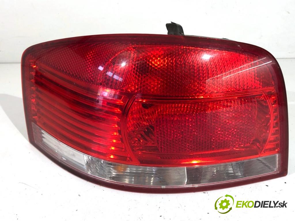 AUDI A3 8P liftback 2004 77 kW 1.9 TDI 1896 světlo levý zadní část 8P0945095