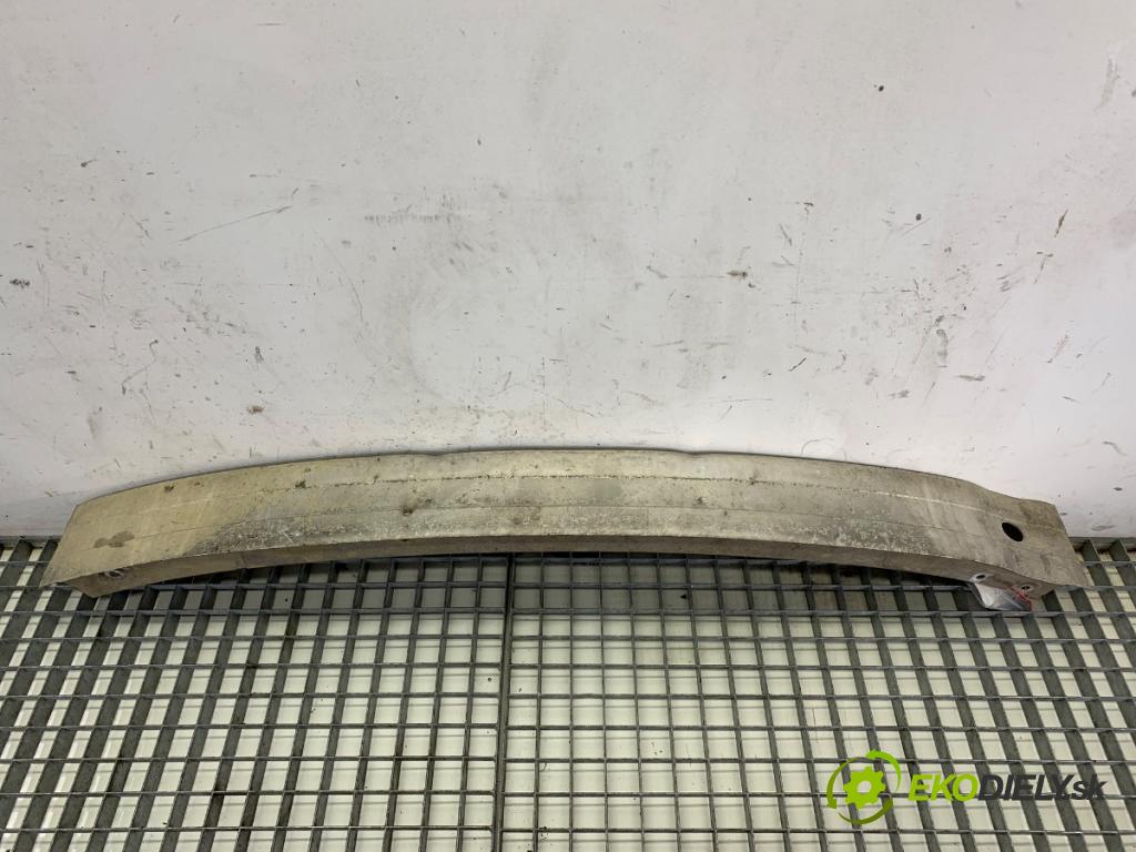 AUDI A3 8P liftback 2004 77 kW 1.9 TDI 1896 výztuha nárazníka přední část  (Přední výztuha)