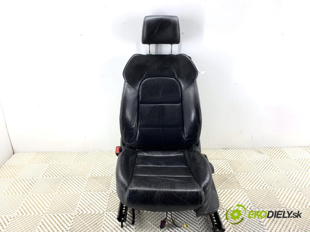 AUDI A3 8P liftback 2004 77 kW 1.9 TDI 1896 Sedadlo ľavy predný S-LINE 