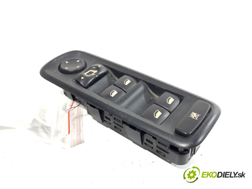CITROEN C8 nadwozie wielkoprzestrzenne (MPV) 2003 80 kW 2.0 HDi 1997 Prepínač okien  (Prepínacie páčky pod volantom)