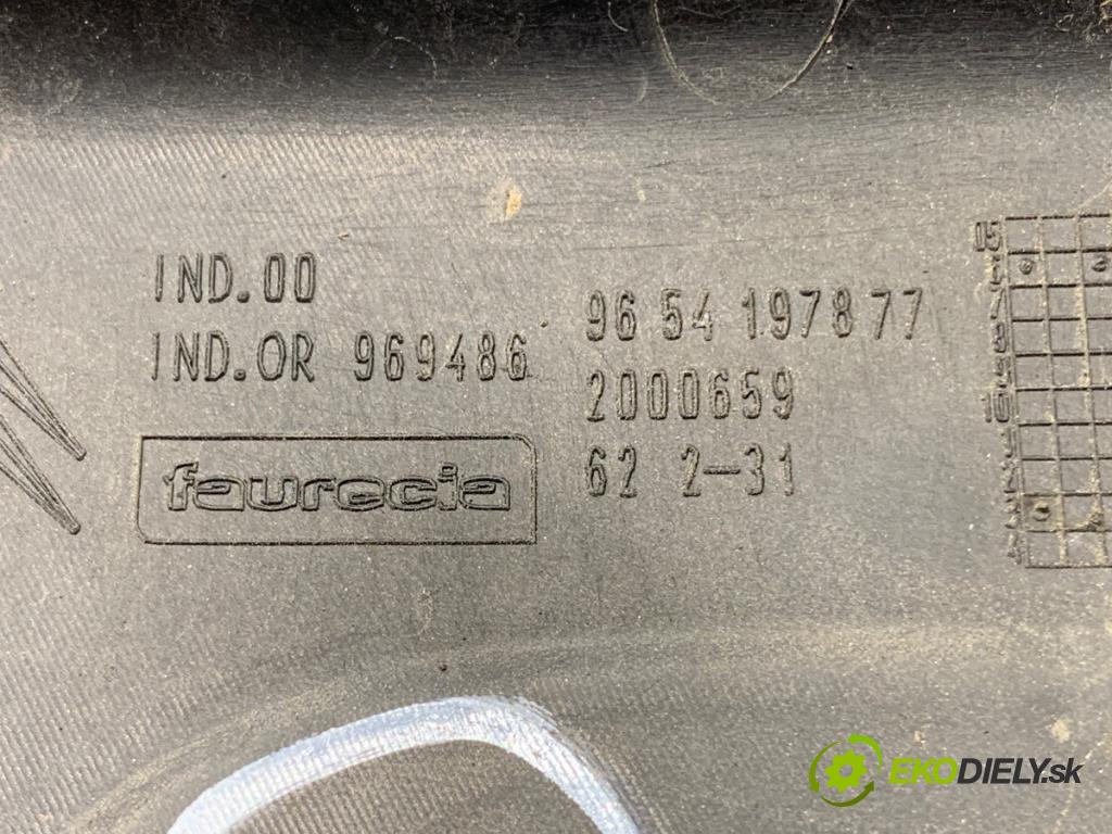 CITROEN C4 PICASSO I nadwozie wielkoprzestrzenne (MPV) 2007 80 kW 1.6 HDi 1560 mří nárazníka pravý přední část 9654197877