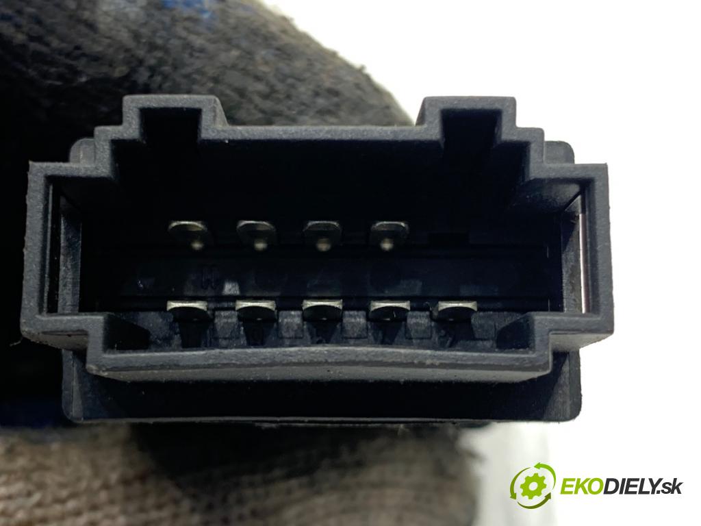 AUDI A3 8L liftback 2001 81 kW 1.9 TDI 1896 Spínač svetiel výstražných (núdzových)  (Prepínacie páčky pod volantom)