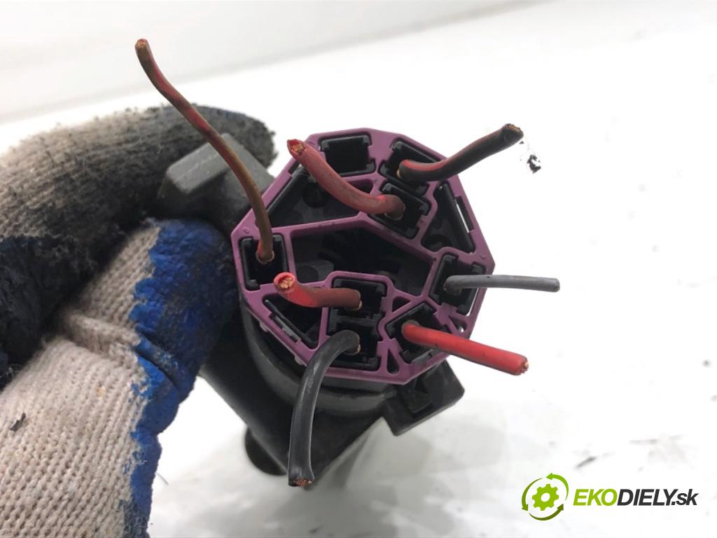 AUDI A3 8L liftback 2001 81 kW 1.9 TDI 1896 spinačka 4B0905851 (Spínacia skrinka)