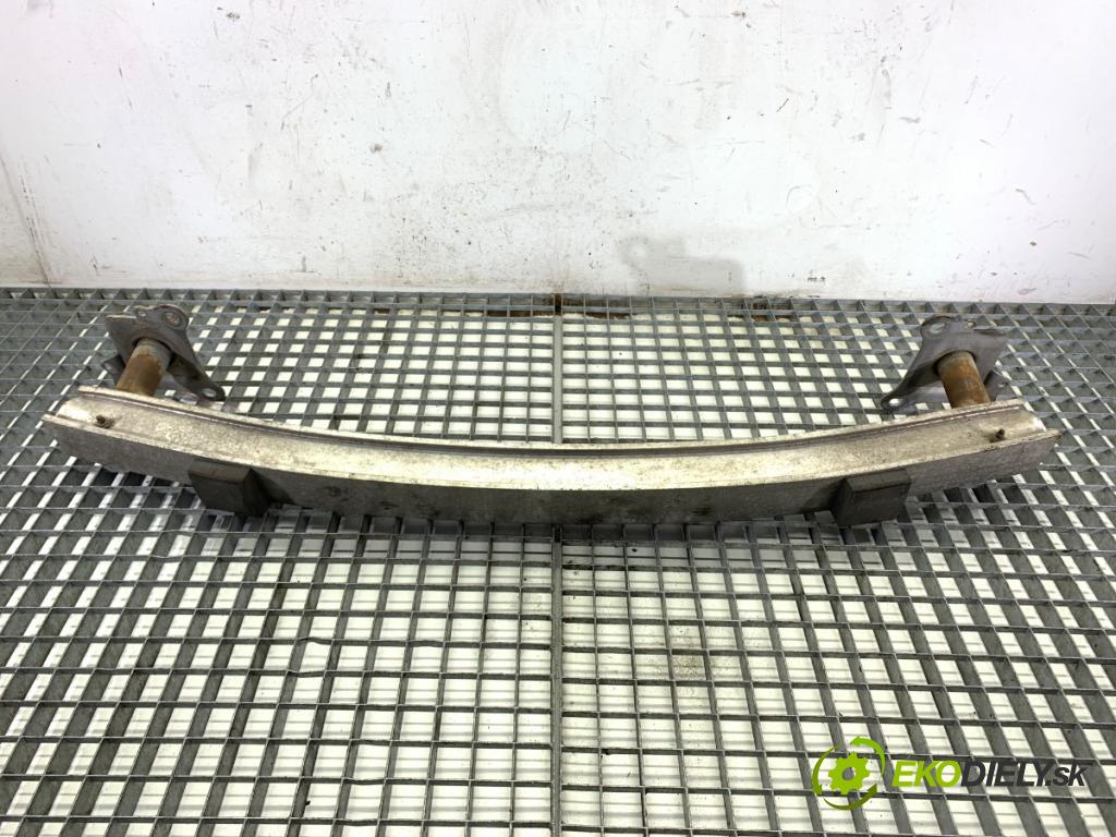 AUDI A3 8L liftback 2001 81 kW 1.9 TDI 1896 výztuha nárazníka přední část (Přední výztuha)