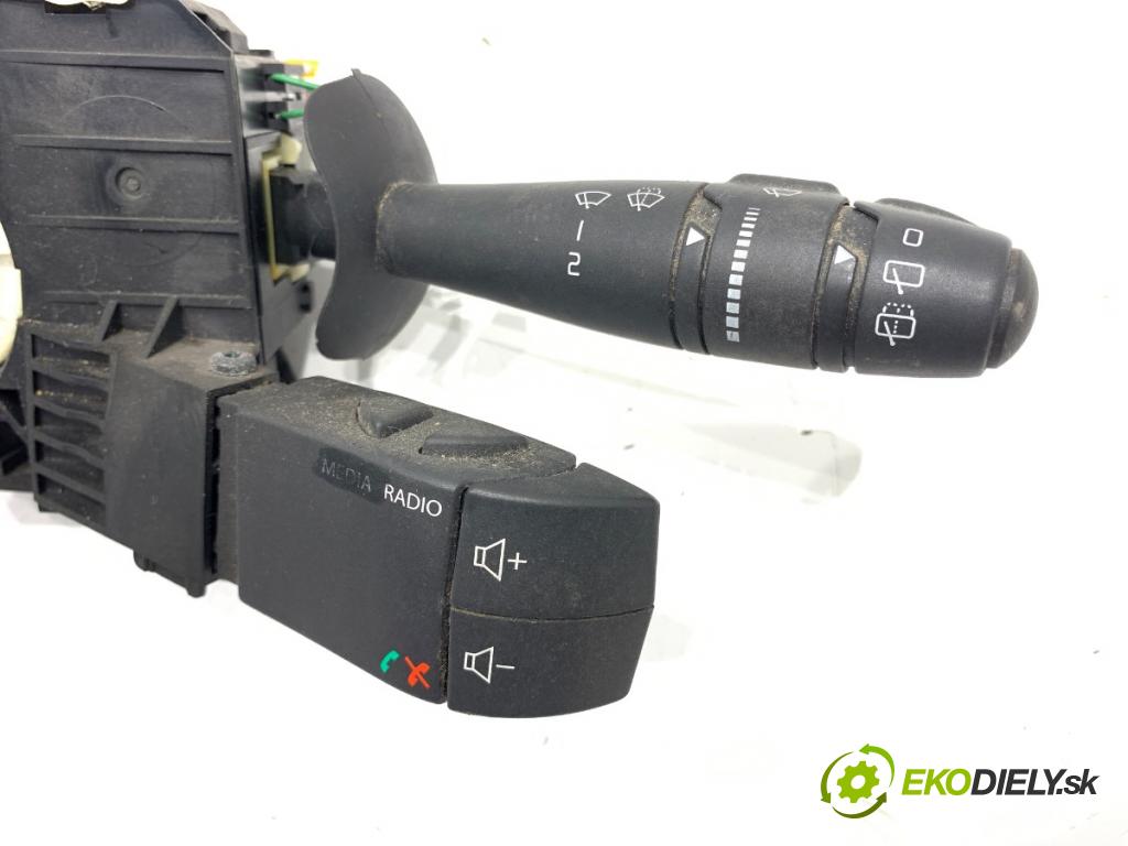 RENAULT TWINGO II liftback 2012 55 kW 1.5 dCi 75 1461 Prepínač kombinovaný 8201193544 (Prepínacie páčky pod volantom)