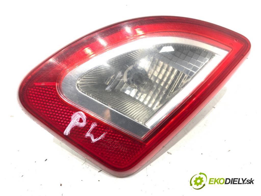 RENAULT TWINGO II liftback 2012 55 kW 1.5 dCi 75 1461 světlo pravý zadní část vnitřní 265503882R